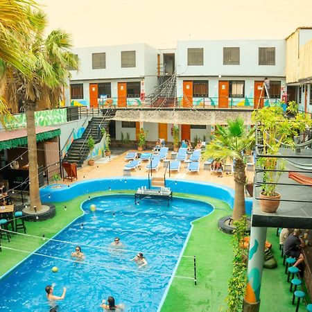 Wild Rover Huacachina Ica Exterior photo