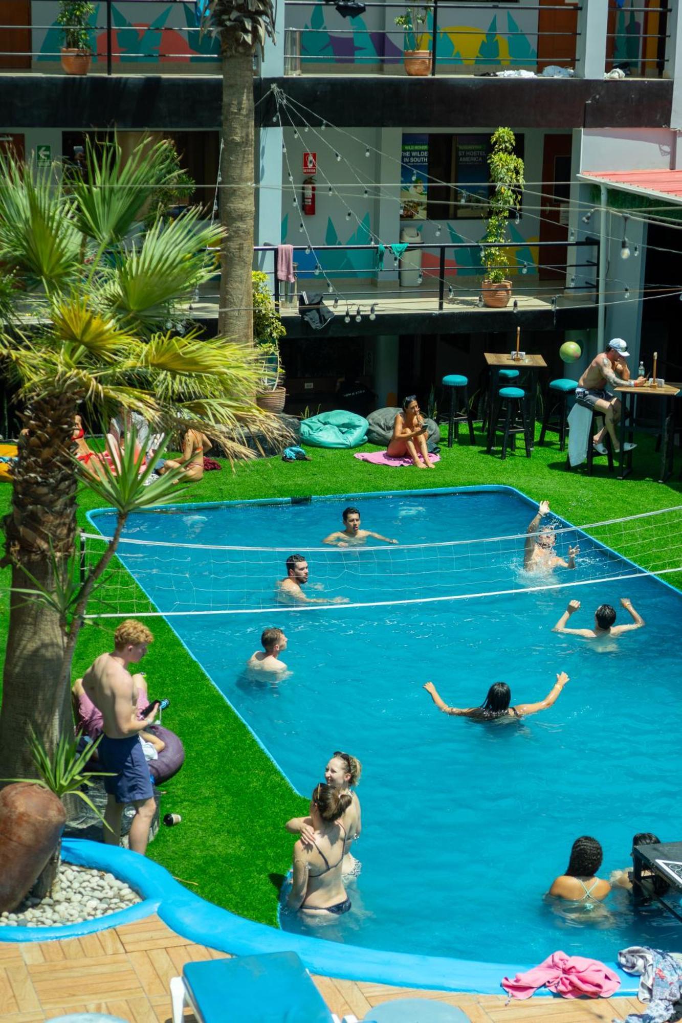 Wild Rover Huacachina Ica Exterior photo