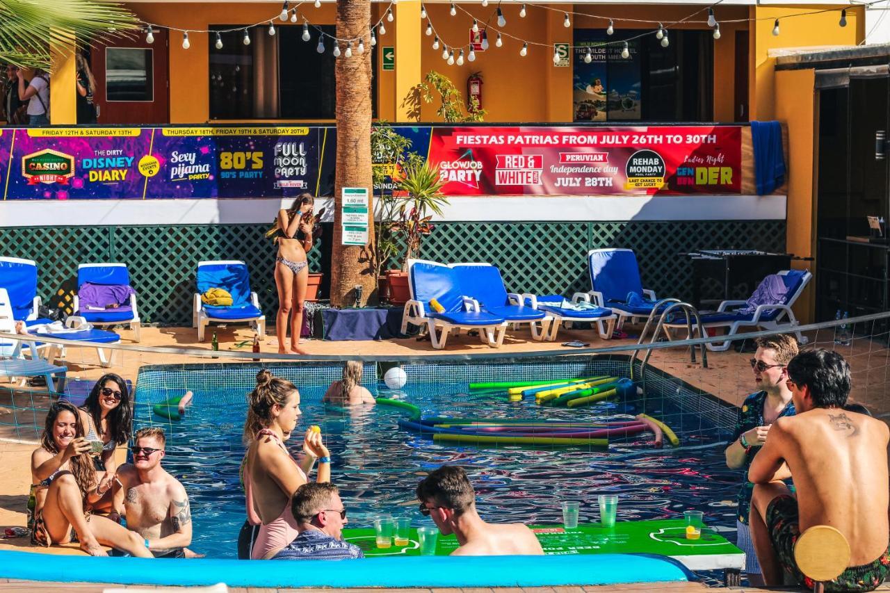 Wild Rover Huacachina Ica Exterior photo